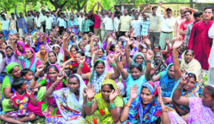 Colony residents take part in the Colony Mahasabha organised by the CPI (ML) Liberation in Sector 23, Chandigarh, on Sunday. The meeting resolved to oppose the demolition drive of the UT Administration