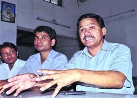 Chairman of the Himad Samiti Dr DS Pundir addresses a press conference at Hindi Bhavan in Dehradun on Sunday