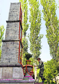 GOC-in-C of the Northern Command Lt Gen Sanjiv Chachra pays tributes at the Chinar Corps War Memorial in Srinagar on Sunday