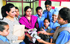 The mobile application will allow parents and teachers to communicate on a daily basis. 