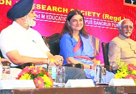 (From left) Punjab Education Minister Sikander Singh Maluka, Union Minster for Women and Child Development Maneka Gandhi and Vice-President Hamid Ansari at a function to award teachers in New Delhi on Thursday