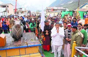 CALL OF FAITH: Chief Minister Harish Rawat pays obesiance at the Kedarnath temple on Friday