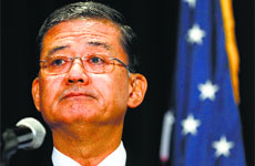 US Secretary of Veterans Affairs Eric Shinseki addresses the National Coalition for Homeless Veterans in Washington on Friday. 