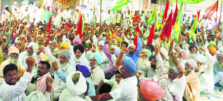 BKU (Ugrahan) protest against the Punjab Police for "protecting" a local Akali leader, who had allegedly abused their activist Ranjodh Singh Jodha, at Badhni Kalan in Moga on Sunday.