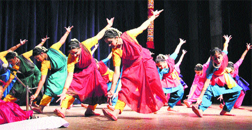 Children present an item during a workshop at the Punjab Kala Bhawan in Sector 16, Chandigarh, on Wednesday.