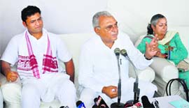 Chief Minister Bhupinder Singh Hooda (centre), AICC secretary Asha Kumari and state Congress chief Ashok Tanwar address mediapersons in Sonepat on Thursday.