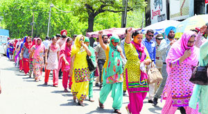 SSA teachers stage a protest at Chhatar Singh Park in Ludhiana.