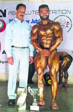 Bodybuilder Pushpinder Bharti (right) who has been selected for the Mr Asia Championship-2014 to be held in Sri Lanka from June 19 to 21.