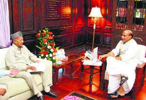 CM Virbhadra Singh calls on Home Minister Rajnath Singh at New Delhi on Thursday.