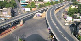 As temperature rose, city roads wore a deserted look on Saturday.