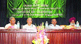 Senior officers and scientists of CSIR IHBT release Him Stevia, a clonal cultivar of stevia which has a desirable glycoside profile.