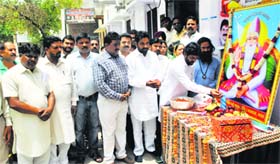 Members of Bhartiya Valmiki Dharam Samaj pay tributes to Bhagat Kabir on his birth anniversary in Ludhiana.