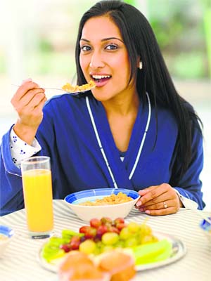 Some nutritionists claim that excess usage of chilli, especially red chilli, can harm the liver and cause burns in the stomach and lead to severe mouth ulcers