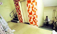 There are only stairs and no ramp at the GPO in Sector 17