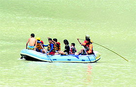 A rescue operation in progress in the Beas at Pandoh in Mandi on Monday.