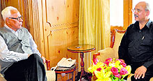 Governor NN Vohra interacts with SKUAST, Kashmir, VC Tej Pratap at Raj Bhawan in Srinagar on Monday