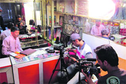 GGDSD College students during the shoot of the documentary, "Ankahi Ansuni". A Tribune photo