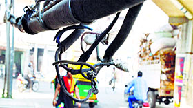 Loose electricity wires pose a threat to commuters at AC Market, Civil Hospital, Civil Lines and Bhadaur House in Ludhiana. 