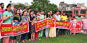 Members of the Raksha Jyoti Foundation protest at Aarti Chowk in Ludhiana on Thursday evening. They condemned the statement of Dwarakapeeth Shankaracharya on Sai Baba of Shirdi