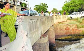 Rajasthan Chief Minister Vasundhara Raje at the Lohgarh headworks on Friday.