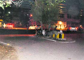 Encroachments on a damaged slip road in Amritsar