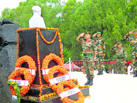 GOC, 16 Corps, Lt Gen KH Singh pays tribute to Brig Mohd Usman on his martyrdom day in Noushera on Thursday