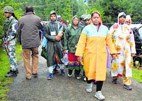 The ninth batch of Amarnath pilgrims leaves from Pahalgam on Sunday
