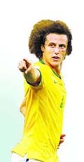 Hulk (L) will need to shoulder extra responsibility in the absence of Neymar.