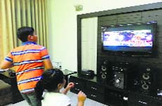 No longer do you have to depend on the weather or availability to indulge your sporting instincts, thanks to the new generation of games. Technology has enabled us to combine sports and indoor games to cater to the youth