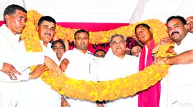 Jan Chetna Party president Venod Sharma (third from right) during a rally at Indri in Karnal district on Saturday.