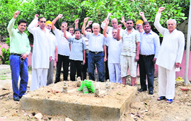 Residents of Vishal Nagar protest against the installation of a mobile tower at a park in their locality in Bathinda.