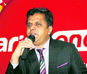 Avinash Jain, MD, Arise India Ltd, addresses a press conference in Ludhiana.