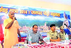 Pauri SP Ajay Joshi, district officials and Parmarth Niketan representatives during a meeting on the Kanwar Mela held at Swarg Ashram in Pauri