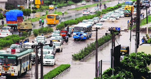 Vehicles stuck in a traffic jam at Zirakpur on the Chandigarh-Ambala highway after rain on Friday.