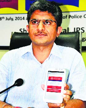New system: Commissioner of Police Alok Mittal launches a mobile application for auto verification and feedback in Gurgaon on Saturday