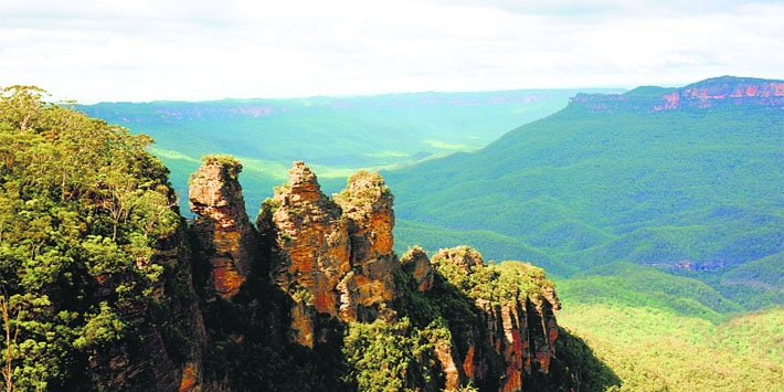 The Blue Mountain peaks are called Three Sisters