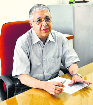  Professor Arun kumar Grover, Vice-Chancellor, PU