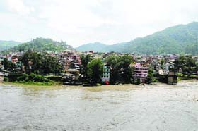 The rising water level of the Beas poses threat to residents near the banks in Mandi on Sunday