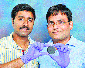 IIT researchers show senstive material in Mandi.