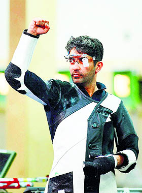 Abhinav Bindra reacts after winning the gold medal in 10m Air Rifle event at the Commonwealth Games in Glasgow on Friday.