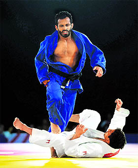 Navjot Chana reacts during the fight with Englands Ashley Mckenzie on Thursday.