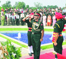 Lt-Gen AK Bakshi, General Officer Commanding, Vajra Corps, pays tributes to Kargil martyrs on Kargil Day at Jalandhar Cantonment on Saturday.