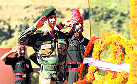 Lt Gen DS Hooda, GOC-in-C, Northern Command, pays tribute to martyrs at the War Memorial in Dras on Saturday.