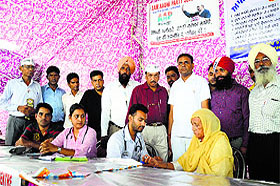 Sikh leaders protest against the Saharanpur incident at the Clock Tower in Ludhiana on Sunday.