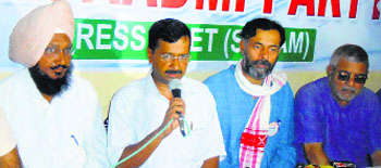 AAP supremo Arvind Kejriwal interacts with mediapersons in Sunam on Sunday.