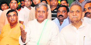 Union Minister and Gurgaon MP Rao Inderjeet Singh addresses mediapersons in Karnal on Tuesday.