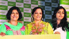 (L-R) Suneela Garg, Tanvi Azmi and Aditi Gupta