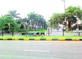 The median on the road separating Sectors 7 and 8 was closed two years ago by HUDA on the recommendation of the police, which said it was accident-prone
