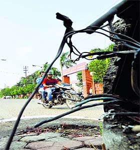 Loose electricity wires jutting out of junction boxes at the Civil Hospital and Ferozepur Road pose a threat to commuters.