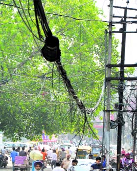 Loose electricity wires in the old city area and Mata Rani Chowk in Ludhiana